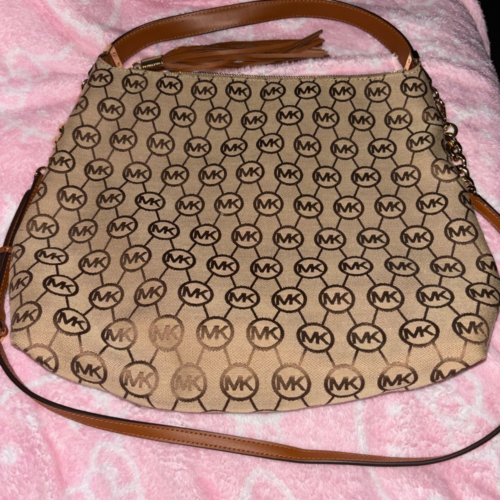 Michael Kors Bedford Signature Logo Shoulder Bag